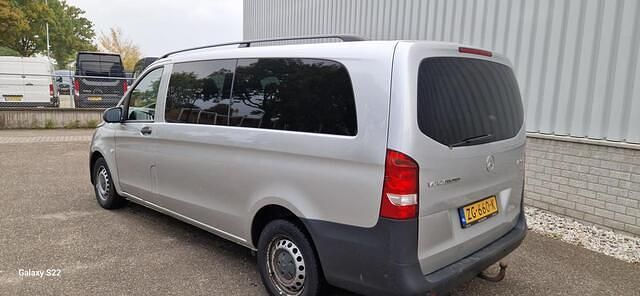 Grijs Gebruikt 2017 Mercedes Vito MPV | € 12.000 (Duur) - Afbeelding 1/3