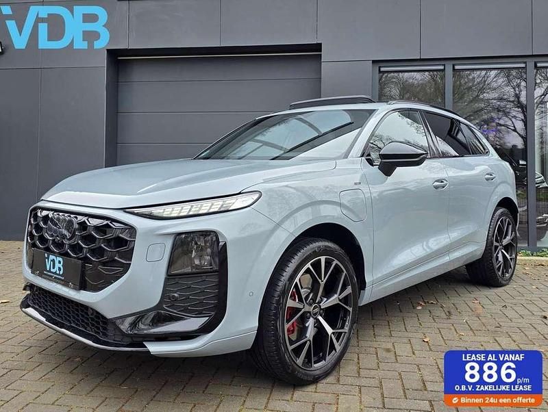 Grijs Gebruikt 2025 Audi Q3 S-Line SUV | € 66.900 - Afbeelding 1/4