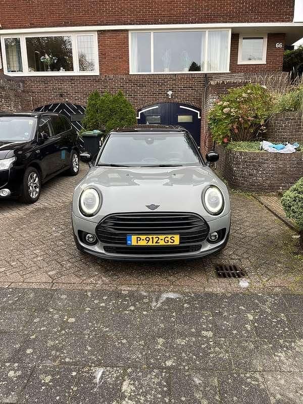 Grijs Gebruikt 2022 Mini Cooper Clubman Stationwagen | € 32.500 (Iets duurder) - Afbeelding 1/4