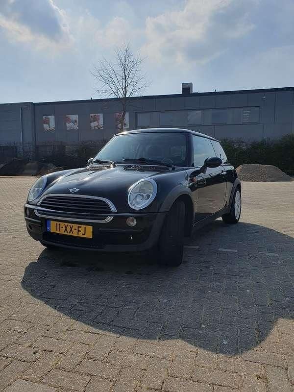 Zwart Gebruikt 2002 Mini Cooper Salt Hatchback | € 1.500 (Iets duurder) - Afbeelding 1/4
