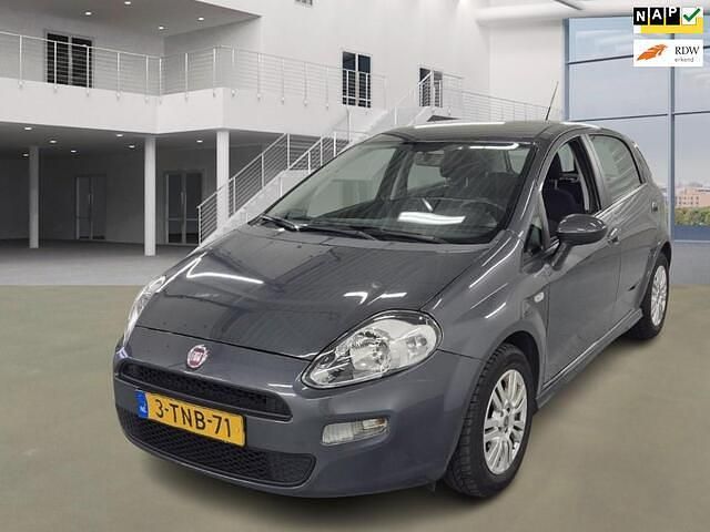 Grijs Occasion 2014 Fiat Punto Evo Street Hatchback | € 4.199 (Eerlijke prijs) - Afbeelding 1/4