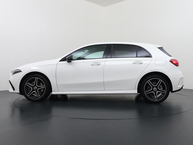 Occasion Mercedes A250 AMG line 218 PK (160 kW) 2024 Wit Hatchback