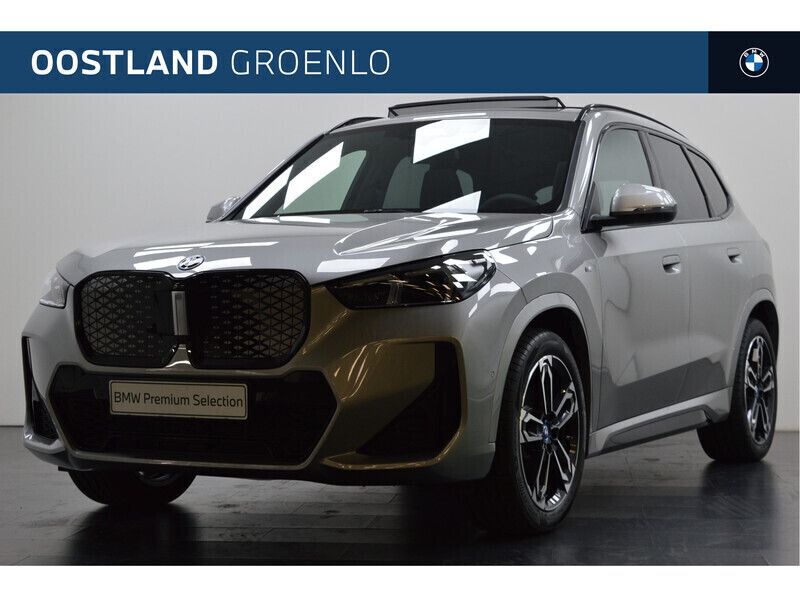 Zilver Gebruikt 2025 BMW iX1 M Sport SUV | € 61.450 - Afbeelding 1/4