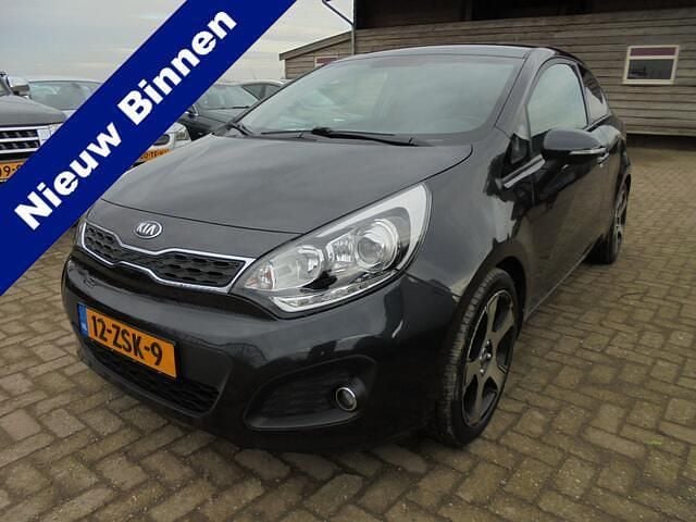 Blauw Occasion 2013 Kia Rio Hatchback | € 9.450 (Goede deal) - Afbeelding 1/4