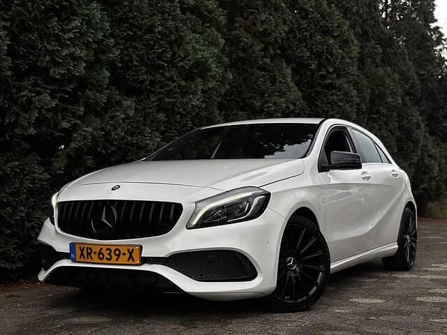 Wit Gebruikt 2017 Mercedes A180 AMG Hatchback | € 16.000 (Goede deal) - Afbeelding 1/4