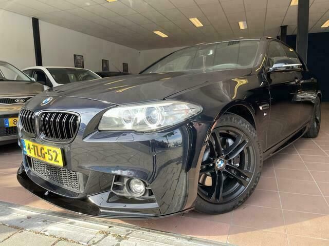 Zwart Gebruikt 2014 BMW 528 Efficient Dynamics Sedan | € 26.495 - Afbeelding 1/4