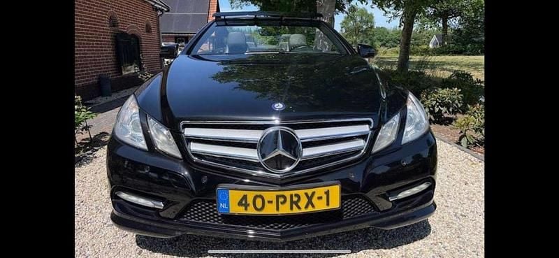 Zwart Gebruikt 2011 Mercedes E350 Avantgarde Cabriolet | € 15.000 (Super prijs) - Afbeelding 1/4