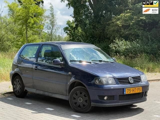 Blauw Gebruikt 2001 VW Polo Trendline Hatchback | € 350 (Goede deal) - Afbeelding 1/4