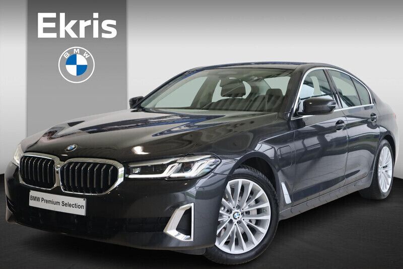Grijs Gebruikt 2021 BMW 530e Executive Sedan | € 37.500 (Eerlijke prijs) - Afbeelding 1/4