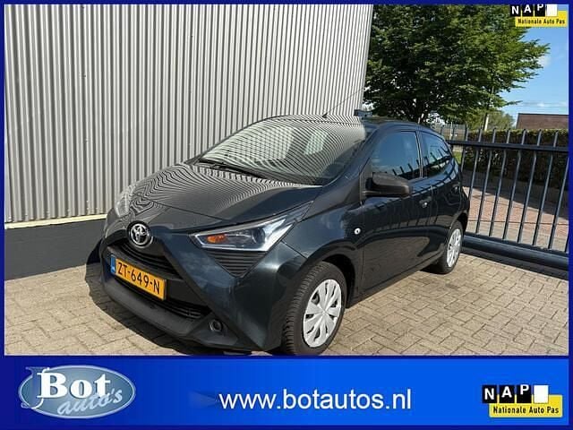 Grijs Gebruikt 2019 Toyota Aygo Hatchback | € 8.900 (Eerlijke prijs) - Afbeelding 1/4