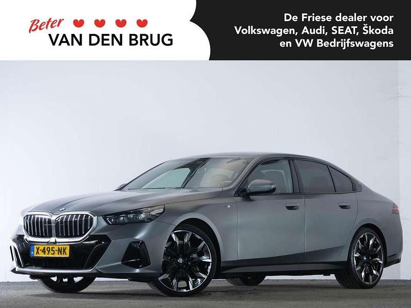 Occasion BMW 520 M Sport 208 PK (152 kW) 2024 Grijs Sedan