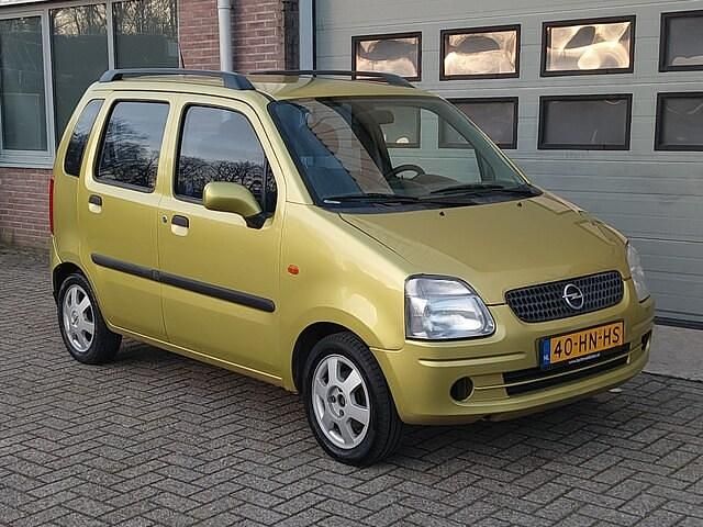Occasion Opel Agila Comfort 75 PK (55 kW) 2001 Geel MPV