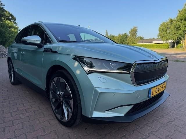 Grijs Gebruikt 2021 Skoda Enyaq iV SportLine SUV | € 25.900 (Goede deal) - Afbeelding 1/4