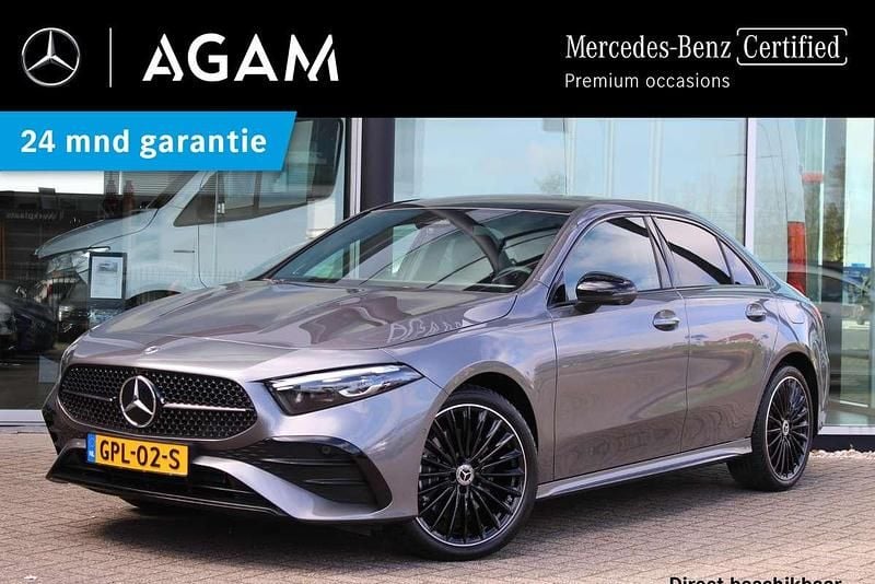 Grijs Gebruikt 2025 Mercedes A250 AMG line Sedan | € 47.950 - Afbeelding 1/4