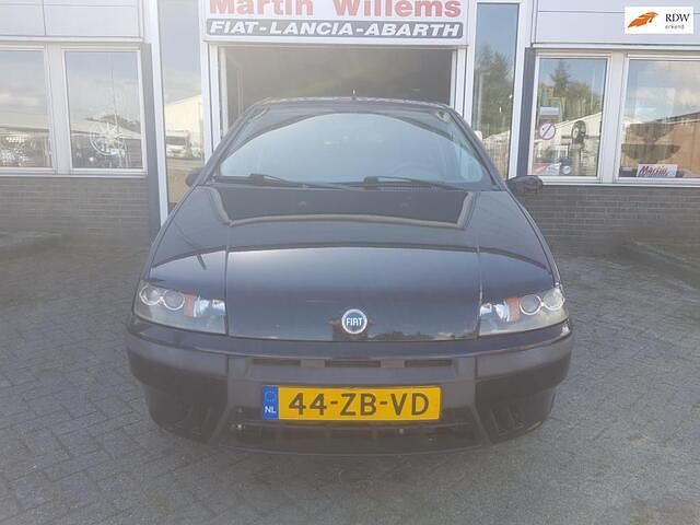 Zwart Occasion 2001 Fiat Punto Hatchback | € 1.950 - Afbeelding 1/1
