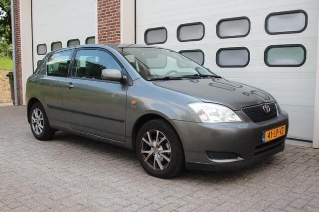 Grijs, metallic lak Gebruikt 2003 Toyota Corolla Terra Hatchback | € 2.095 (Super prijs) - Afbeelding 1/4