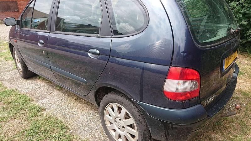 Gebruikt 2001 Renault Scénic MPV | € 750 (Eerlijke prijs) - Afbeelding 1/4