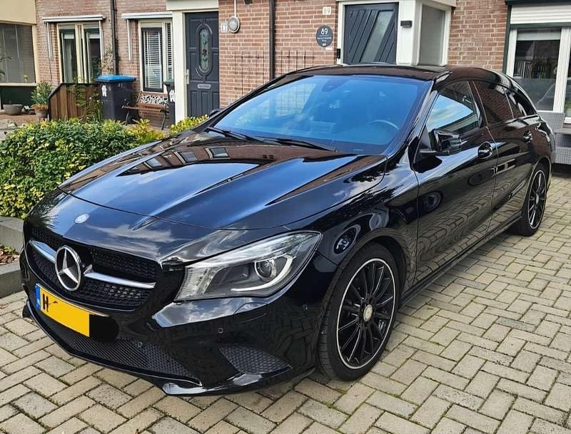 Zwart Gebruikt 2015 Mercedes CLA200 Ambition Stationwagen | € 15.250 (Goede deal) - Afbeelding 1/4