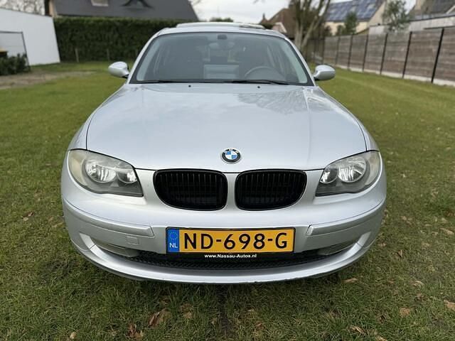 Occasion BMW 118 Executive 143 PK (105 kW) 2007 Grijs (metallic) Hatchback