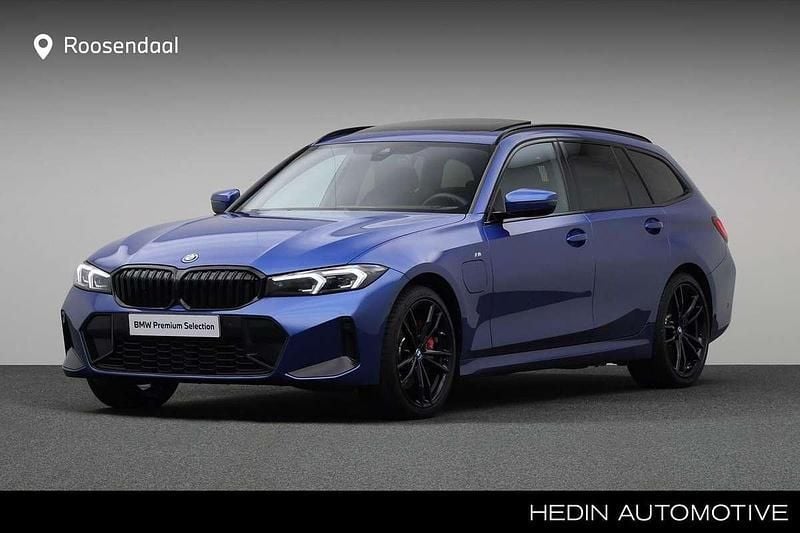 M portimao blau (blauw metallic) Gebruikt 2024 BMW 330e Comfort Edition Stationwagen | € 49.880 (Goede deal) - Afbeelding 1/4
