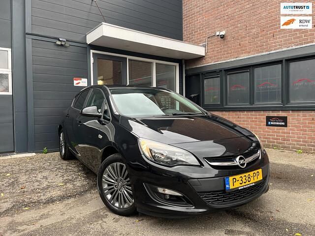 Zwart Gebruikt 2014 Opel Astra Sport Hatchback | € 7.650 (Eerlijke prijs) - Afbeelding 1/4