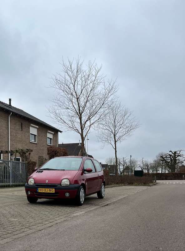 Rood Gebruikt 2003 Renault Twingo Hatchback | € 1.200 (Duur) - Afbeelding 1/4
