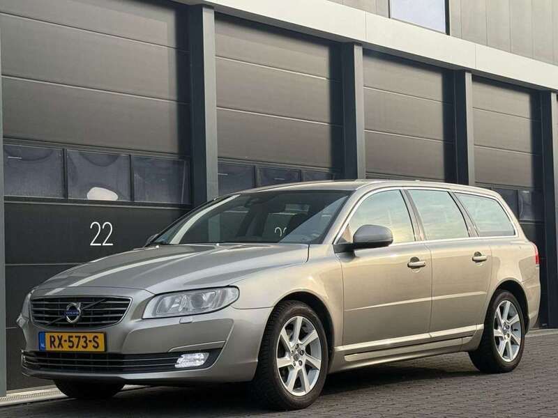 Grijs, metallic lak Gebruikt 2014 Volvo V70 Summum Stationwagen | € 5.750 (Eerlijke prijs) - Afbeelding 1/4