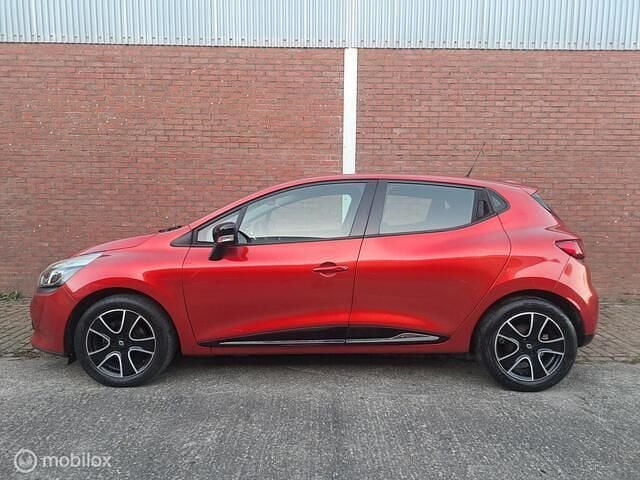 Occasion Renault Clio IV Expression 90 PK (66 kW) 2014 Rood Hatchback