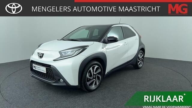 Wit Occasion 2023 Toyota Aygo X Pulse SUV | € 20.450 (Eerlijke prijs) - Afbeelding 1/4