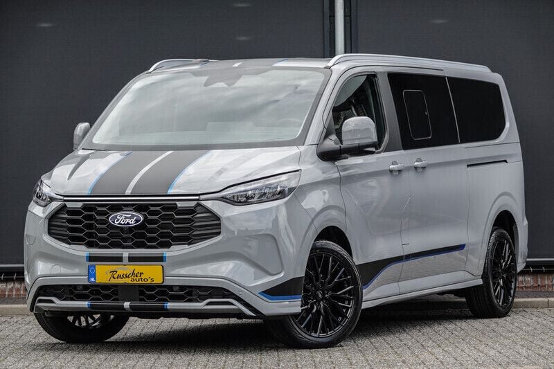 Grijs Nieuw 2025 Ford Tourneo Sport Van | € 70.950 - Afbeelding 1/4