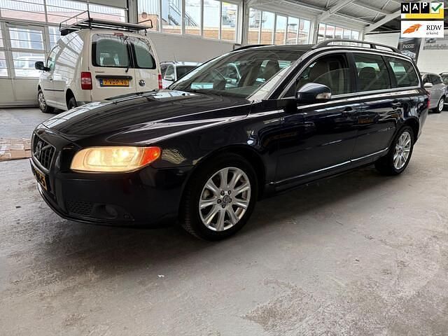 Blauw Occasion 2010 Volvo V70 Stationwagen | € 1.999 (Eerlijke prijs) - Afbeelding 1/4