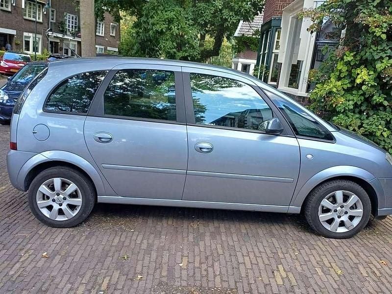 Grijs Gebruikt 2006 Opel Meriva Cosmo MPV | € 1.650 (Eerlijke prijs) - Afbeelding 1/4