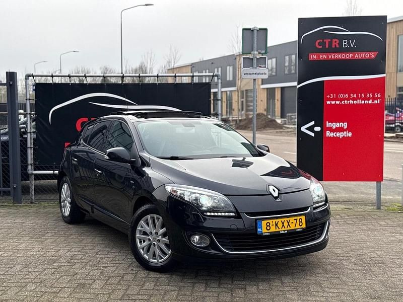 Zwart (metallic) Occasion 2013 Renault Mégane III Bose Edition Hatchback | € 3.995 (Eerlijke prijs) - Afbeelding 1/4