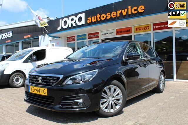 Zwart Gebruikt 2018 Peugeot 308 Allure Hatchback | € 13.990 (Eerlijke prijs) - Afbeelding 1/4