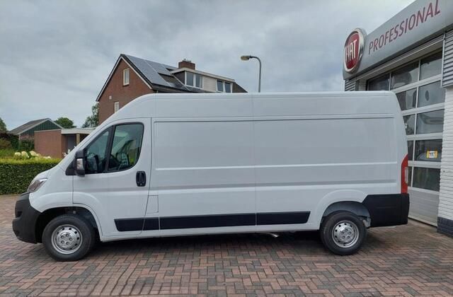 Occasion Opel Movano 140 PK (102 kW) 2024 Wit Van