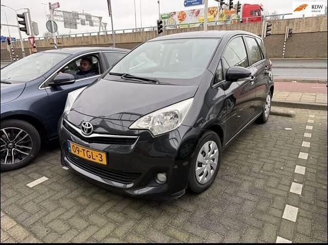 Occasion Toyota Verso-S 99 PK (72 kW) 2012 Zwart MPV