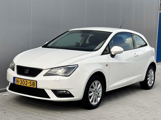 Wit Gebruikt 2012 Seat Ibiza SC Hatchback | € 5.395 (Eerlijke prijs) - Afbeelding 1/4