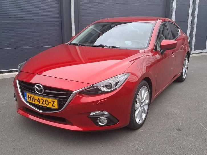 Occasion Mazda 3 119 PK (87 kW) 2015 Rood Sedan
