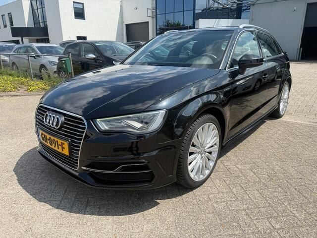 Zwart Gebruikt 2015 Audi A3 Sportback Ambition Hatchback | € 7.999 (Goede deal) - Afbeelding 1/4