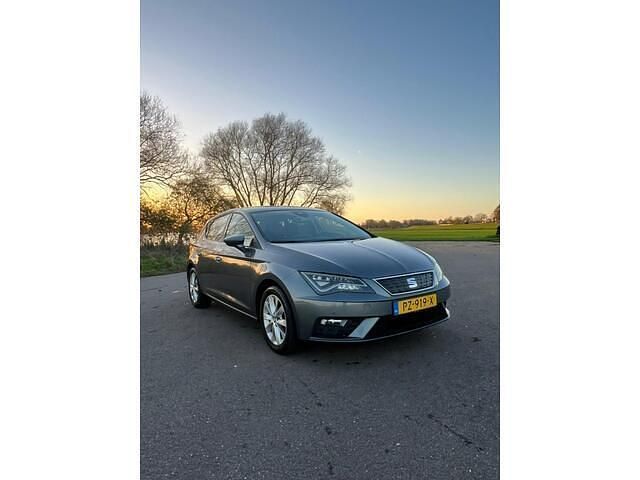 Occasion Seat Leon 116 PK (85 kW) 2017 Grijs (metallic) Hatchback