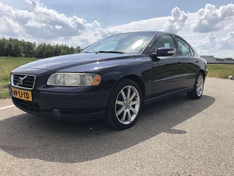 Blauw Gebruikt 2006 Volvo S60 Sedan | € 3.999 (Eerlijke prijs) - Afbeelding 1/4