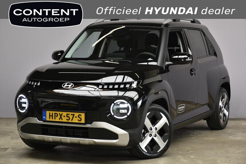Zwart metallic Nieuw 2025 Hyundai Inster Hatchback | € 27.440 (Eerlijke prijs) - Afbeelding 1/4