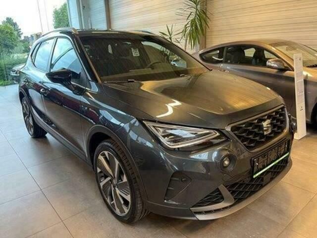 Grijs Occasion 2022 Seat Arona FR SUV | € 26.400 (Duur) - Afbeelding 1/4