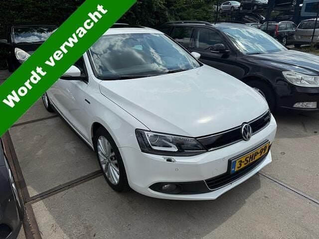 Wit Gebruikt 2013 VW Jetta Highline Sedan | € 5.999 (Goede deal) - Afbeelding 1/4