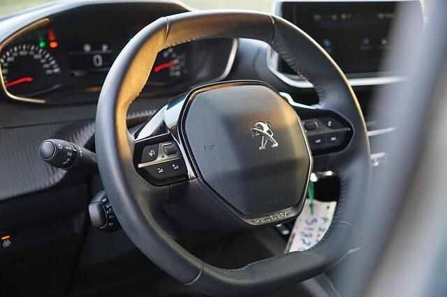 Occasion Peugeot 2008 Allure 131 PK (96 kW) 2022 Zwart (metallic) SUV