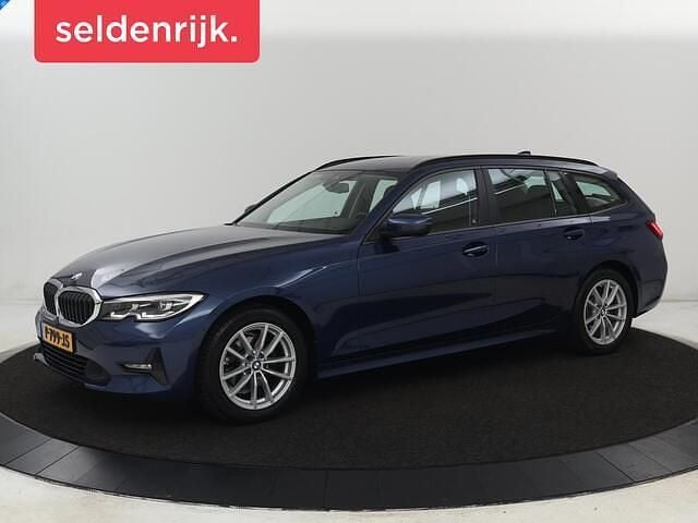 Blauw Gebruikt 2022 BMW 318 Basis Stationwagen | € 23.900 (Super prijs) - Afbeelding 1/4