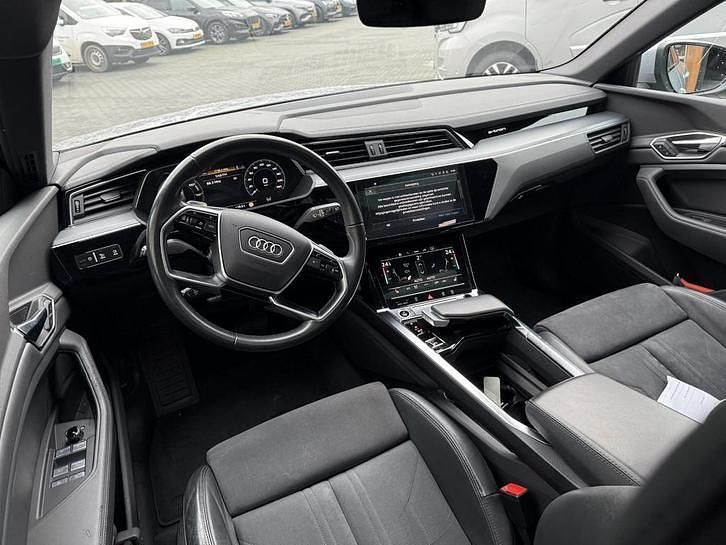 Occasion Audi e-tron Advanced 300 kW (408 PK) 2022 Grijs (metallic) SUV
