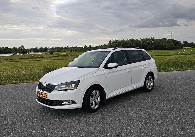 Wit Gebruikt 2016 Skoda Fabia Style Stationwagen | € 8.900 (Eerlijke prijs) - Afbeelding 1/4