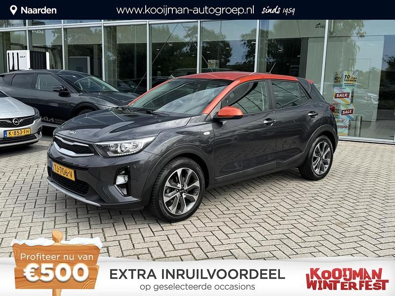 Grijs Occasion 2018 Kia Stonic SUV | € 14.745 (Eerlijke prijs) - Afbeelding 1/4