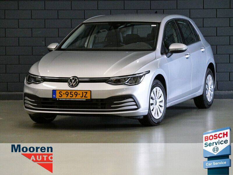 Grijs Gebruikt 2023 VW Golf VIII Life Hatchback | € 28.500 (Iets duurder) - Afbeelding 1/4